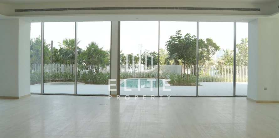 Villa à Palm Jumeirah, Dubai, 4 chambres, 1296 m², № 121303