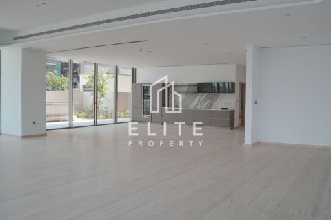 Villa à Palm Jumeirah, Dubai, 4 chambres, 1296 m², № 121303 - photo 2