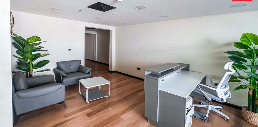 Bureau à Dubai, 79.3 m², № 67564