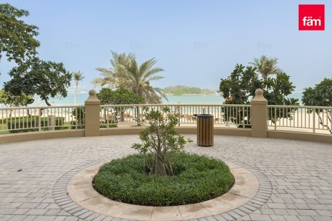 Apartment in Palm Jumeirah, Dubai 2 bedrooms, 183.5 sq.m. № 67566 - photo 12