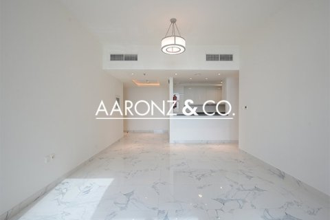 Apartment in Business Bay, Dubai 2 bedrooms, 127 sq.m. № 96661 - photo 2