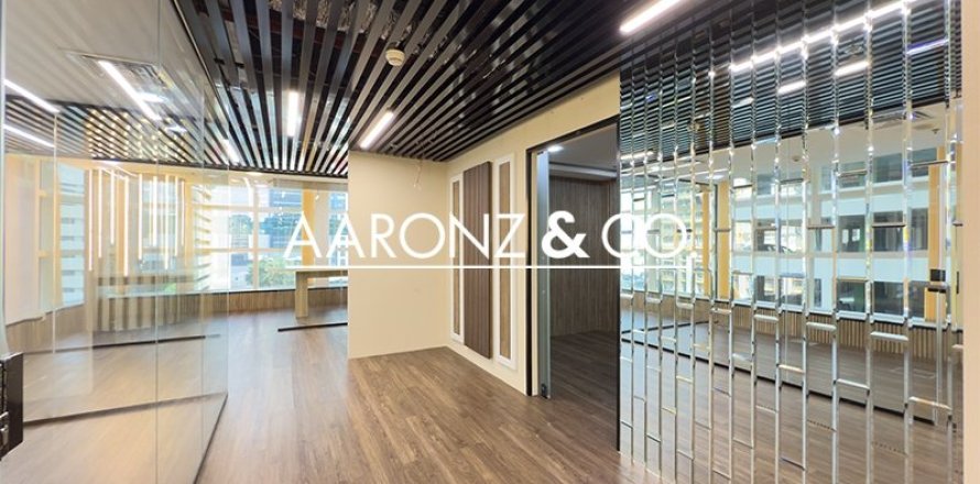 Office in Sheikh Zayed Road, Dubai 102 sq.m. № 96662