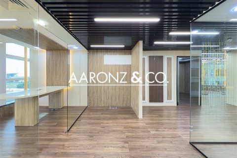 Office in Sheikh Zayed Road, Dubai 102 sq.m. № 96662 - photo 6