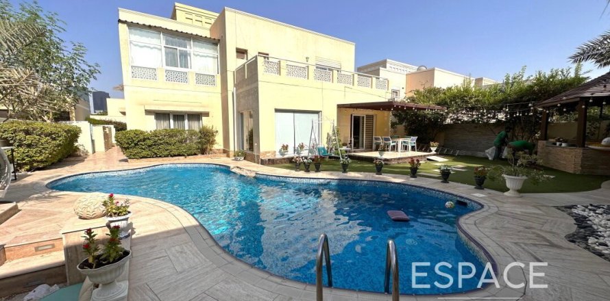 Вилла в Meadows, Дубай, 5 спален, 391м², № 61879