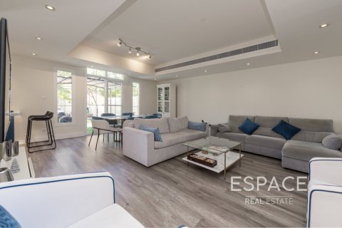 Villa in Springs 6, The Springs, Dubai 3 bedrooms, 266 sq.m. № 61868 - photo 2