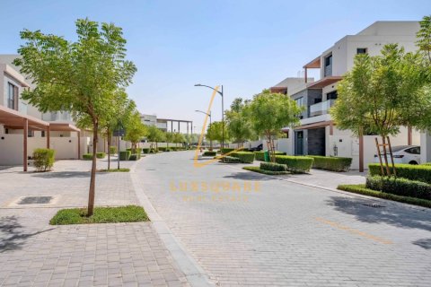 Maison de ville à DAMAC Hills (Akoya by DAMAC), Dubai, 5 chambres, 172 m², № 125057 - photo 3