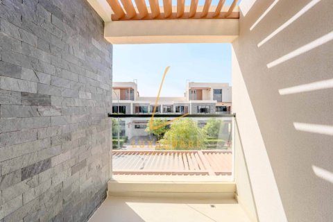 Maison de ville à DAMAC Hills (Akoya by DAMAC), Dubai, 5 chambres, 172 m², № 125057 - photo 6