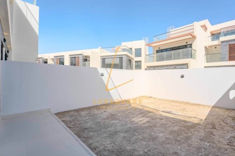 Maison de ville à DAMAC Hills (Akoya by DAMAC), Dubai, 5 chambres, 172 m², № 125057 - photo 4