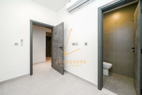 Снять в аренду виллу в Al Furjan, Дубай: 5 спален, 600м², № 125053 - фото 20