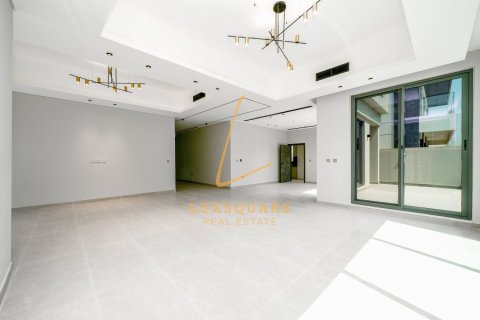 Снять в аренду виллу в Al Furjan, Дубай: 5 спален, 600м², № 125053 - фото 4