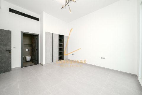 Снять в аренду виллу в Al Furjan, Дубай: 5 спален, 600м², № 125053 - фото 8