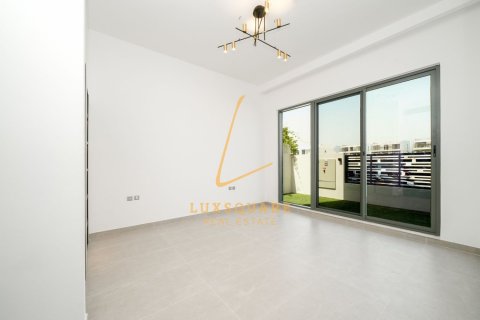 Снять в аренду виллу в Al Furjan, Дубай: 5 спален, 600м², № 125053 - фото 10