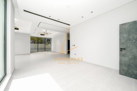 Снять в аренду виллу в Al Furjan, Дубай: 5 спален, 600м², № 125053 - фото 9