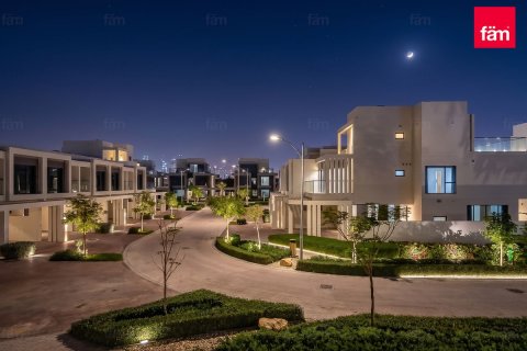 Villa en Dubai, 4 dormitorios, 228.7 m², № 109253 - foto 9