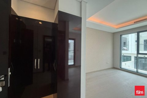 Villa en Dubai, 4 dormitorios, 228.7 m², № 109253 - foto 10
