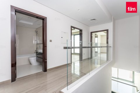 Villa en Dubai, 4 dormitorios, 228.7 m², № 109253 - foto 17
