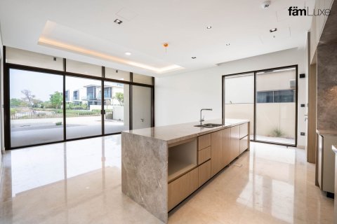 Villa in Dubai Hills Estate, Dubai 4 bedrooms, 665.7 sq.m. № 135211 - photo 19