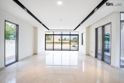 Villa in Dubai Hills Estate, Dubai 4 bedrooms, 665.7 sq.m. № 135211 - photo 20