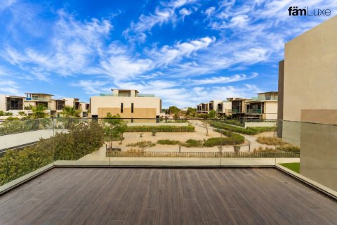 Villa in Dubai Hills Estate, Dubai 4 bedrooms, 665.7 sq.m. № 135211 - photo 8