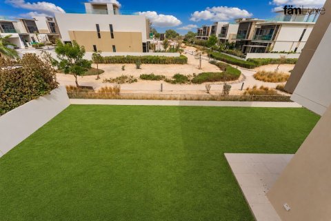 Villa in Dubai Hills Estate, Dubai 4 bedrooms, 665.7 sq.m. № 135211 - photo 3