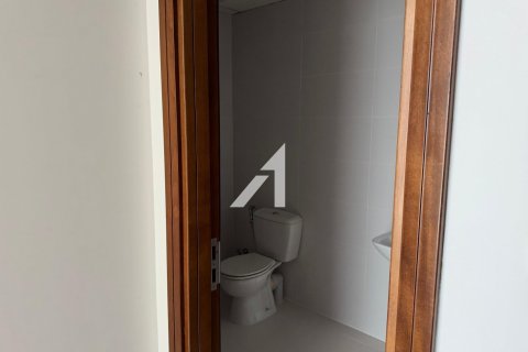 Apartment in Al Habtoor City, Business Bay, Dubai 3 bedrooms, 180.7 sq.m. № 70368 - photo 12