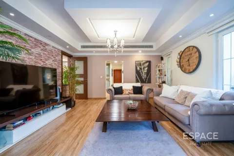 Villa in Arabian Ranches, Dubai 5 bedrooms, 460 sq.m. № 71128 - photo 4