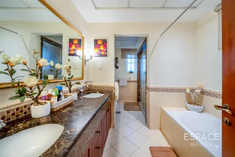 Villa in Arabian Ranches, Dubai 5 bedrooms, 460 sq.m. № 71128 - photo 17