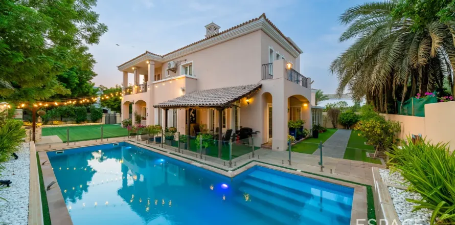 Villa in Arabian Ranches, Dubai 5 bedrooms, 460 sq.m. № 71128