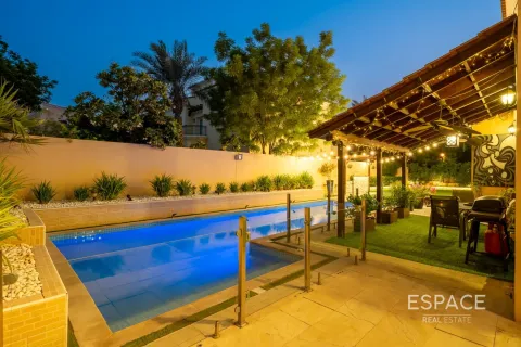 Villa in Arabian Ranches, Dubai 5 bedrooms, 460 sq.m. № 71128 - photo 7