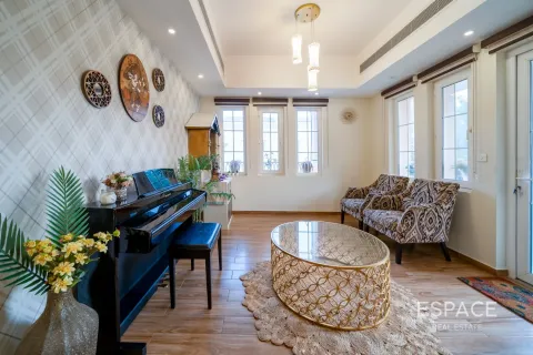 Villa in Arabian Ranches, Dubai 5 bedrooms, 460 sq.m. № 71128 - photo 19