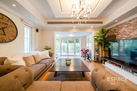 Villa in Arabian Ranches, Dubai 5 bedrooms, 460 sq.m. № 71128 - photo 5