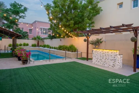 Villa in Arabian Ranches, Dubai 5 bedrooms, 460 sq.m. № 71128 - photo 3