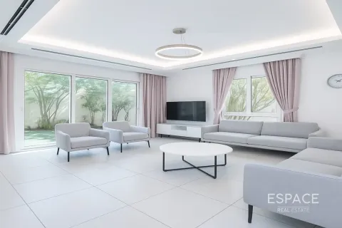 Villa en Dubai, 3 dormitorios, 280 m², № 71130 - foto 2
