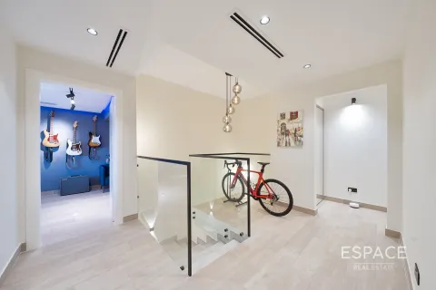 Villa in Meadows 8, Meadows, Dubai 4 bedrooms, 325 sq.m. № 71133 - photo 15