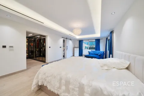 Villa in Meadows 8, Meadows, Dubai 4 bedrooms, 325 sq.m. № 71133 - photo 14