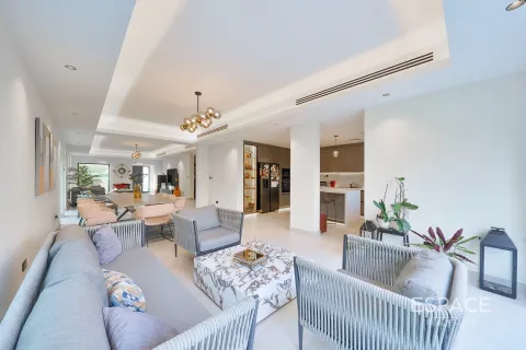 Villa in Meadows 8, Meadows, Dubai 4 bedrooms, 325 sq.m. № 71133 - photo 5