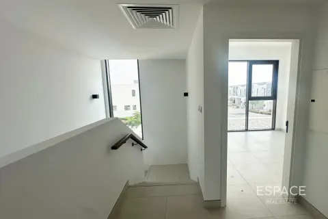 Купить таунхаус в Дубае: 3 спальни, 198м², № 71131 - фото 8