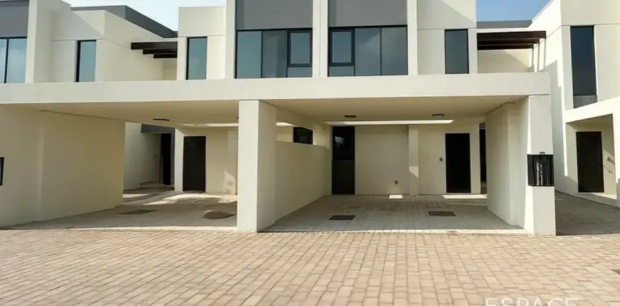 Таунхаус в Дубае, 3 спальни, 198м², № 71131