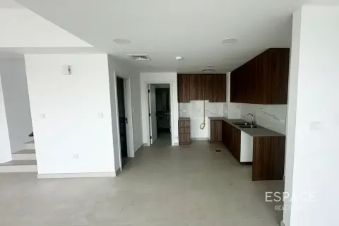 Купить таунхаус в Дубае: 3 спальни, 198м², № 71131 - фото 5