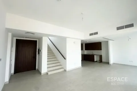 Купить таунхаус в Дубае: 3 спальни, 198м², № 71131 - фото 3