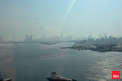 Apartment in Dubai 3 bedrooms, 199.7 sq.m. № 114490 - photo 2