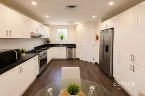 Villa à The Springs, Dubai, 3 chambres, 289 m², № 122890 - photo 5