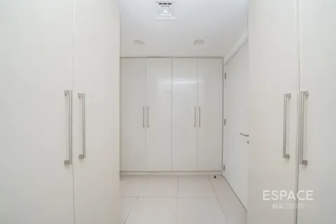 Снять в аренду виллу в Дубай Хилс Эстейт, Дубай: 4 спальни, 224м², № 122891 - фото 14