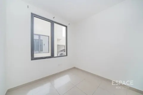 Снять в аренду виллу в Дубай Хилс Эстейт, Дубай: 4 спальни, 224м², № 122891 - фото 7