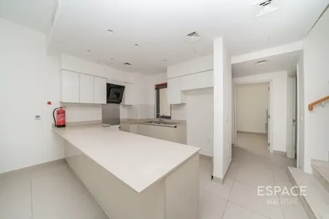 Снять в аренду виллу в Дубай Хилс Эстейт, Дубай: 4 спальни, 224м², № 122891 - фото 4