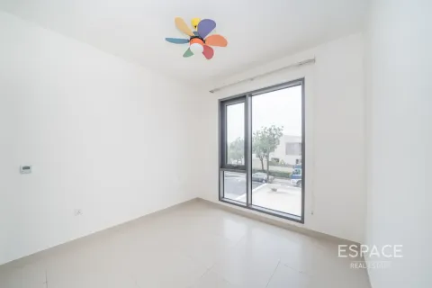 Снять в аренду виллу в Дубай Хилс Эстейт, Дубай: 4 спальни, 224м², № 122891 - фото 8