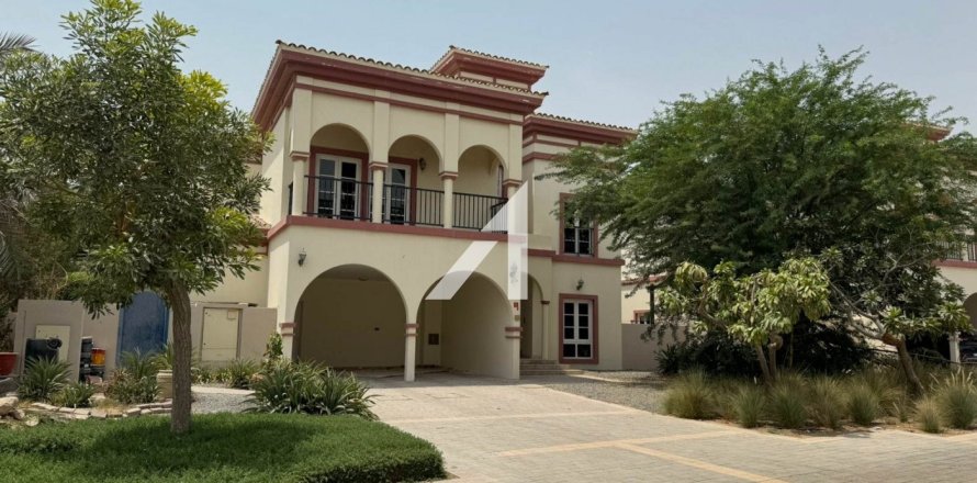 فيلا في فيلات, دبي 4 غرف نوم, 793.6 م² رقم 67661