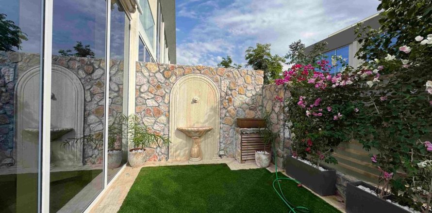 Townhouse in Dubai 2 bedrooms, 79.3 sq.m. № 77692