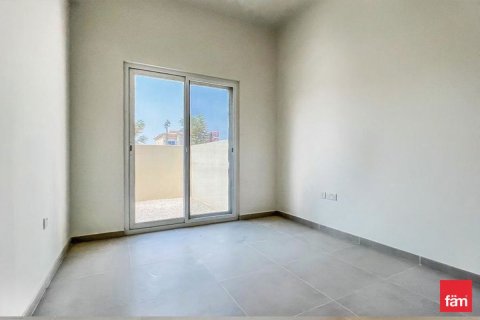 Снять в аренду виллу в Дубае: 4 спальни, 191.9м², № 77690 - фото 5