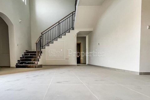 Снять в аренду виллу в Дубае: 4 спальни, 191.9м², № 77690 - фото 8